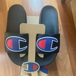 Boys size 6 Champion slides. NWT. Brand New!!